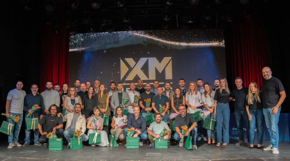 XM: Μεγάλη, Δίκαιη και Ανθρώπινη