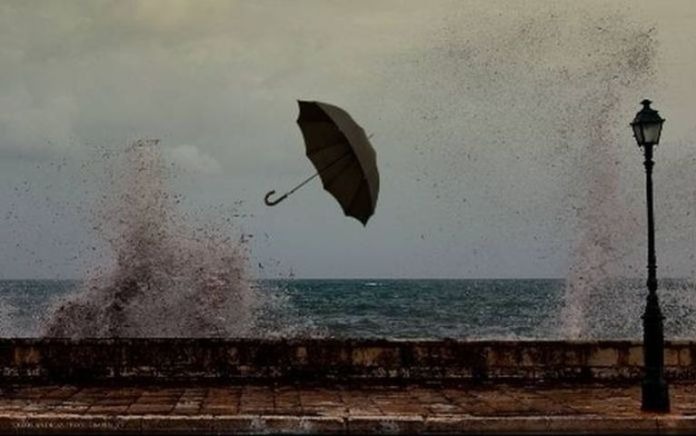 Υψηλές θερμοκρασίες και σκόνη, όμως με βροχές και καταιγίδες