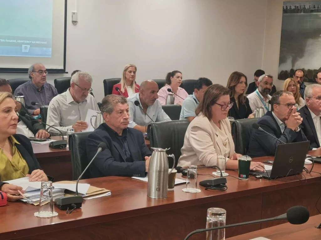 Αξιολόγηση εκπαιδευτικών: Αυτό είναι το χρονοδιάγραμμα συζήτησης με το οποίο προχωρεί η Βουλή