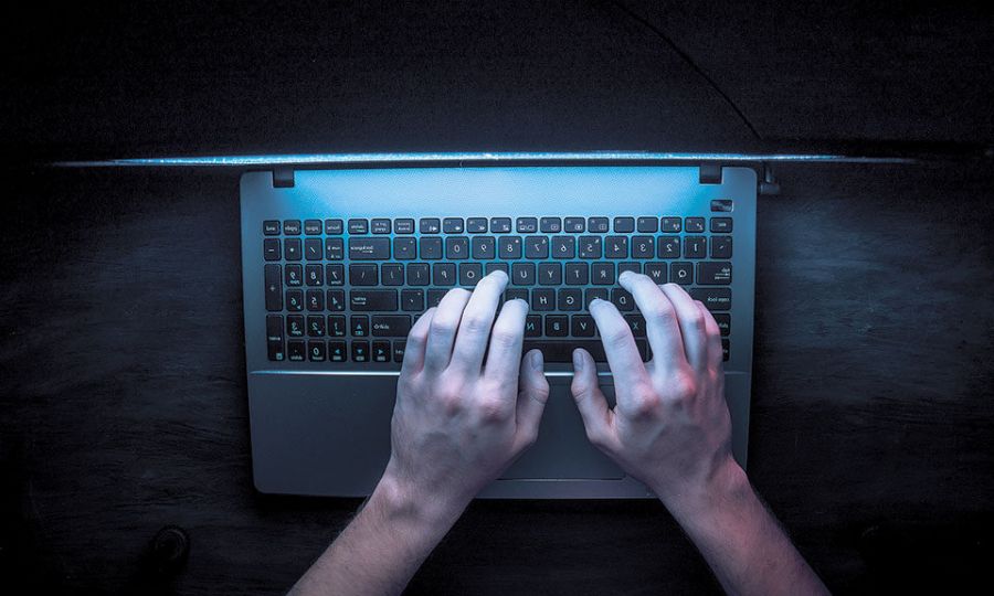 Σύλληψη 43χρονου για υπόθεση παιδικής πορνογραφίας – Τι εντόπισαν οι Αρχές στην οικία του