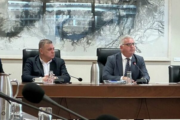 Ακούν στην ηγεσία του ΔΗΣΥ τι λέει ο Έφορος;