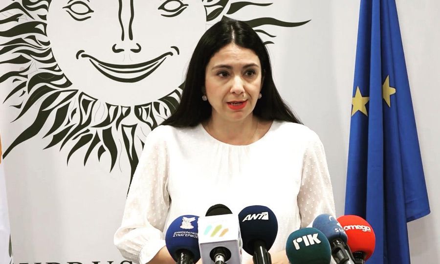 Η υποκρισία και η εξυπηρέτηση συμφερόντων στο βήμα της Βουλής