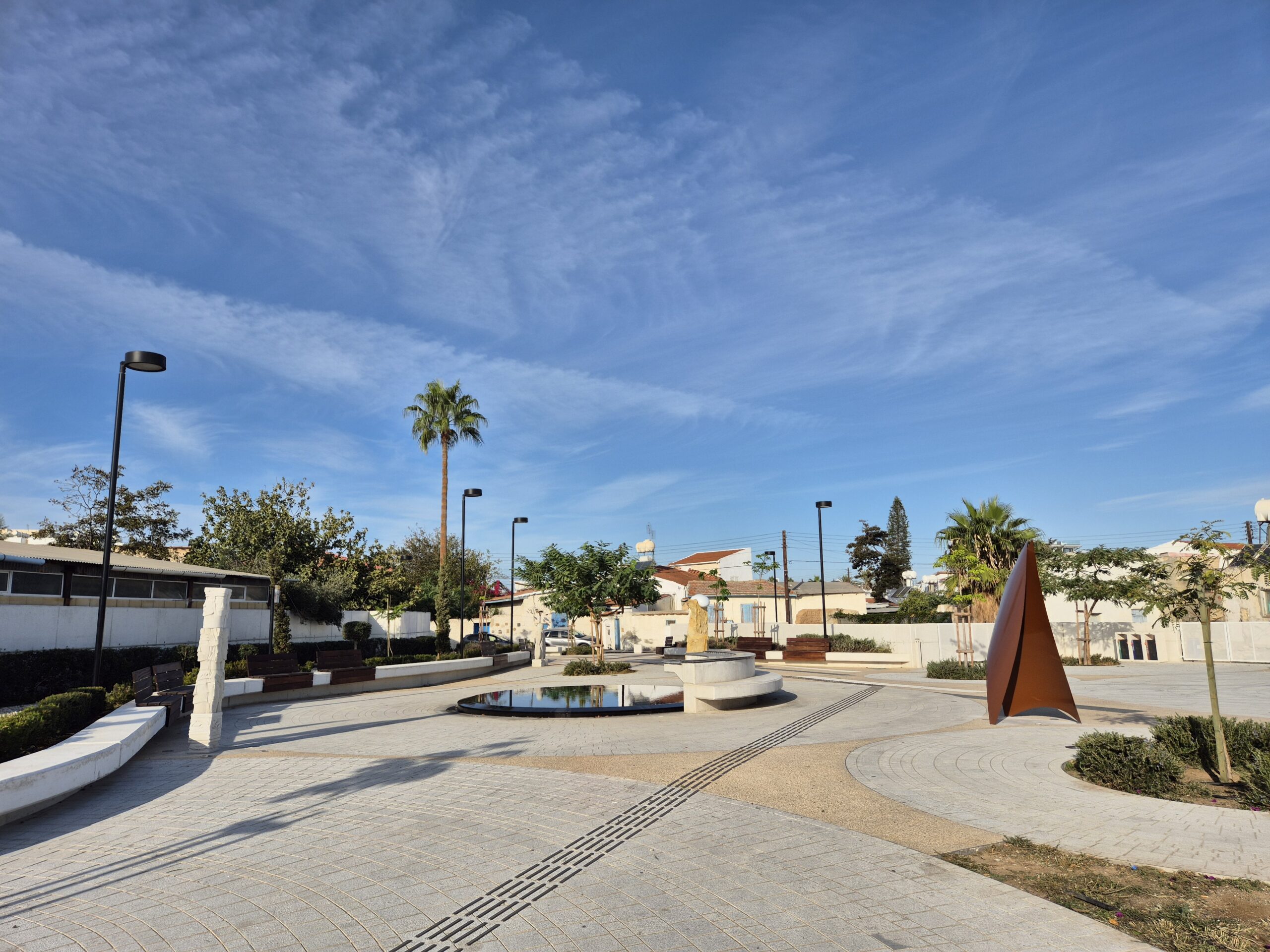 Τα έξι πρώτα γλυπτά που κοσμούν το Πάρκο Καλλιτεχνών «Μεσόγειος» στη Λάρνακα