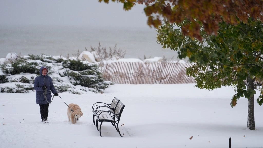 Σφοδρή χιονοθύελλα στο Μίσιγκαν – Κύμα ψύχους έφερε το πιο κρύο φθινόπωρο στις ΗΠΑ από το 1976