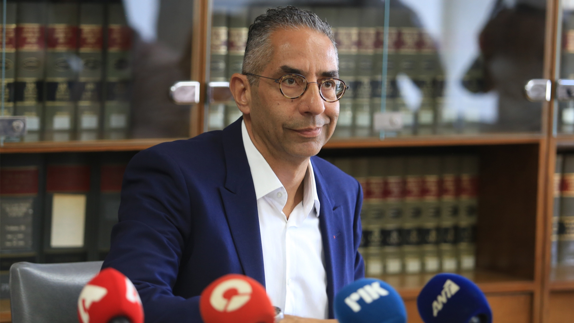 Σπάει τη σιωπή του ο Αγγελίδης: Σκέφτηκε την παραίτηση αλλά δεν την υπέβαλε – Τι λέει για διαφθορά στην Αστυνομία, απειλές και υποθέσεις ενώπιον της Αρχής Κατά της Διαφθοράς