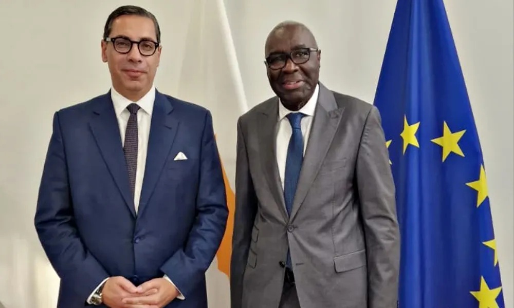 Παραγωγική πρώτη συνάντηση Κόμπου με Ειδικό Αντιπρόσωπο ΗΕ στην Κύπρο, λέει το ΥΠΕΞ