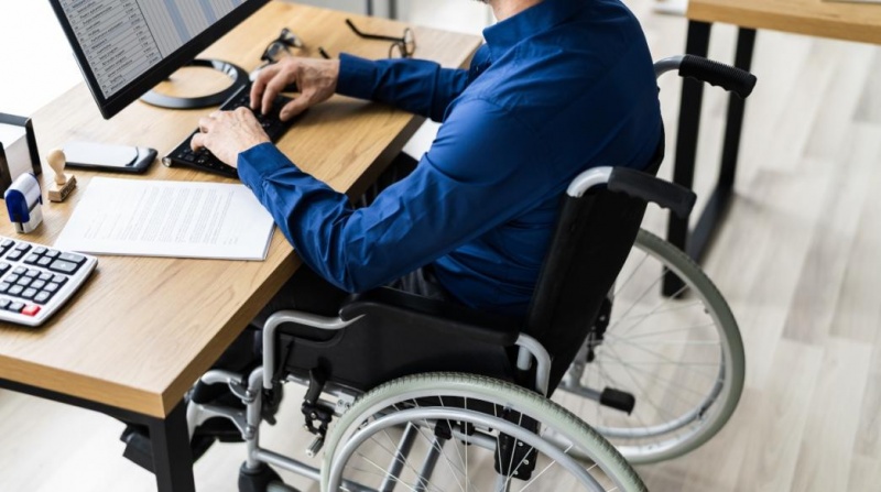 Βιάζεται η Κυβέρνηση για το μειωμένο ωράριο στο Δημόσιο – Κίνδυνος να χαθούν λεφτά