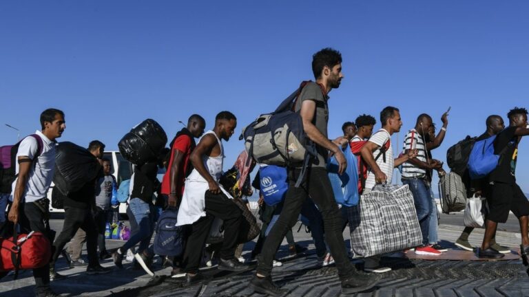 Αλλάζει το πλαίσιο ασύλου στη Βρετανία – Τι αλλάζει