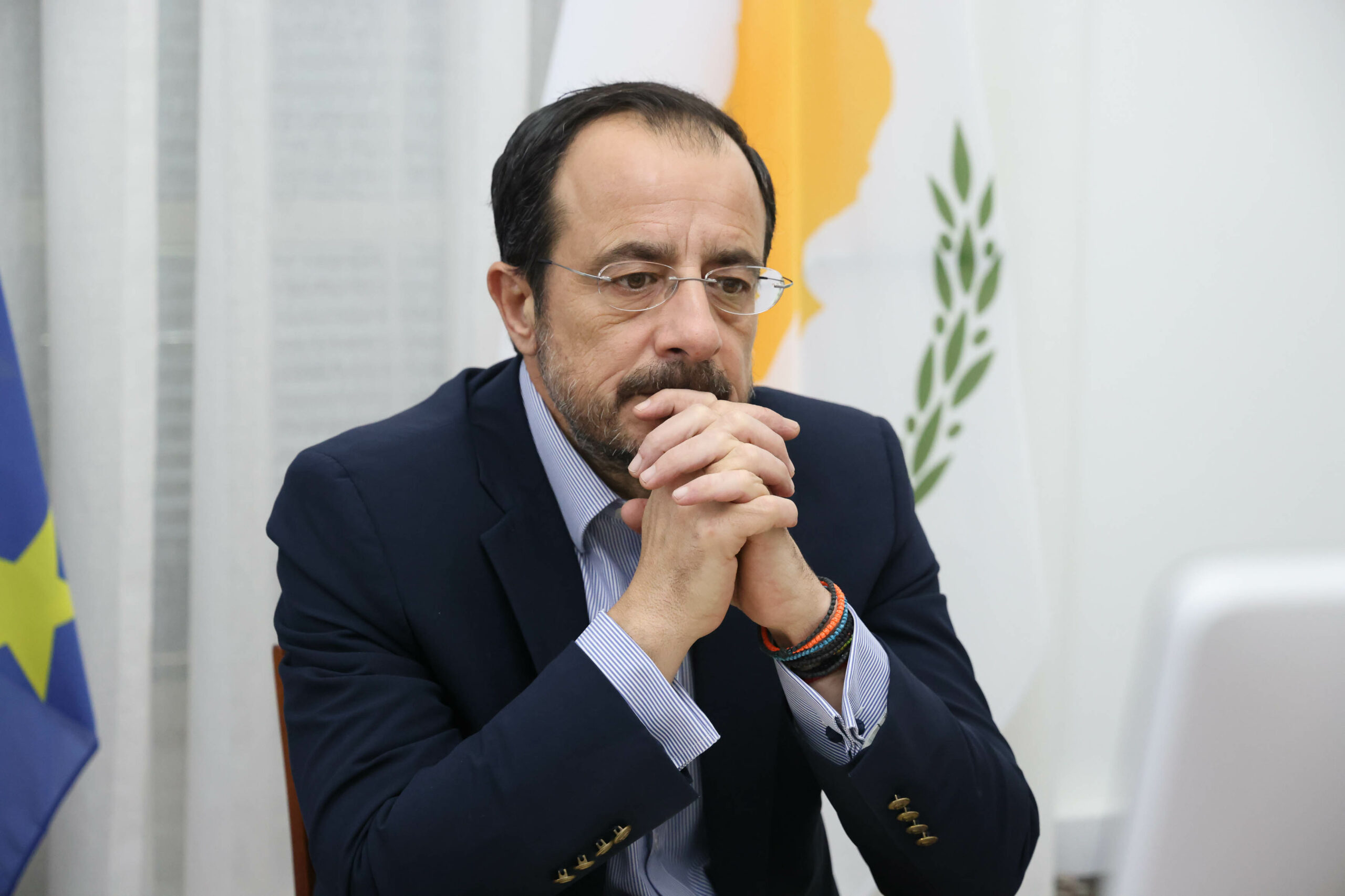 Σφίγγα για ανασχηματισμό ο Πρόεδρος – Θέλει πρώτα να κλείσει τις σημαντικές εκκρεμότητες