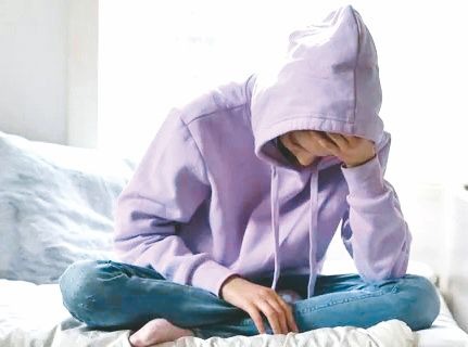 Το παιδί πίσω απ’ την κλειστή πόρτα