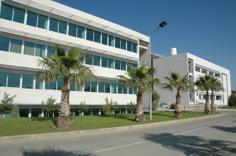 Σφάζονται πριν καν αρχίσει η συζήτηση – Οργιώδες παρασκήνιο για το νομοσχέδιο που προβλέπει την ίδρυση πανεπιστημιακών κλινικών