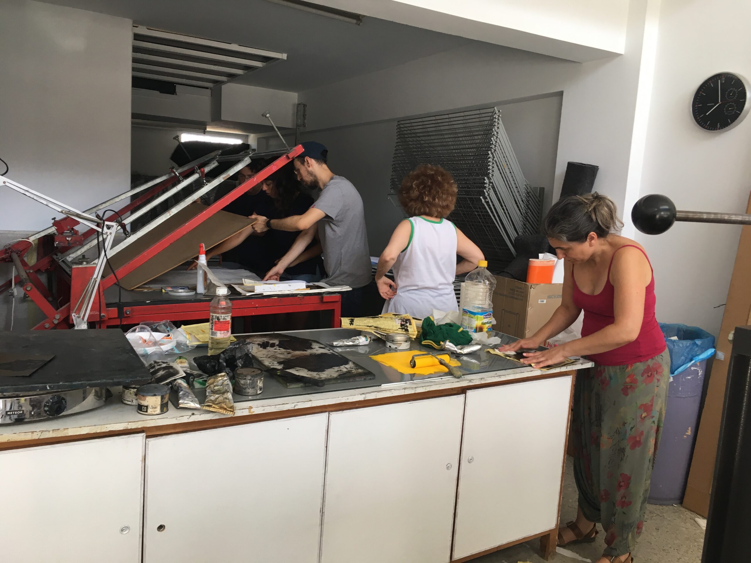 Υπό έξωση οι Κύπριοι Χαράκτες- Χωρίς ρεύμα και νερό το εργαστήριό τους στην Αγλαντζιά