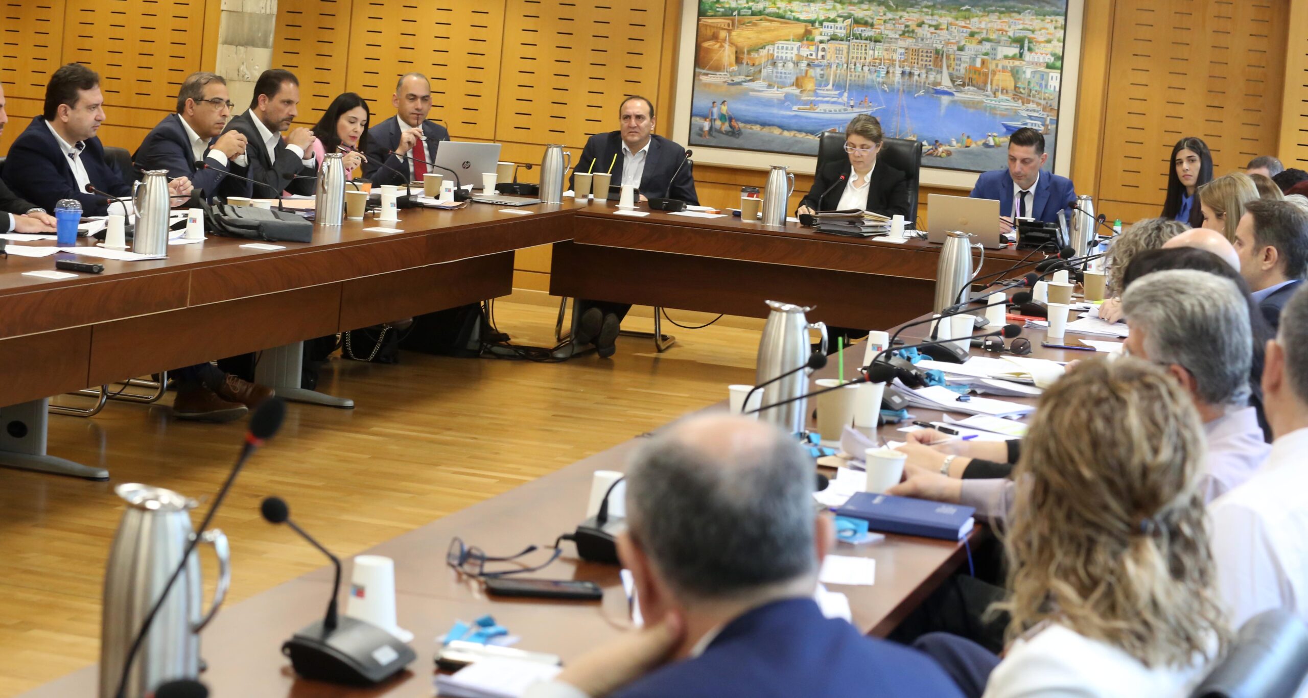 Εγκρίθηκε η τηλεργασία στο Δημόσιο – Περιορισμός από τη Βουλή: Μόνο μέχρι 4 μέρες τον μήνα