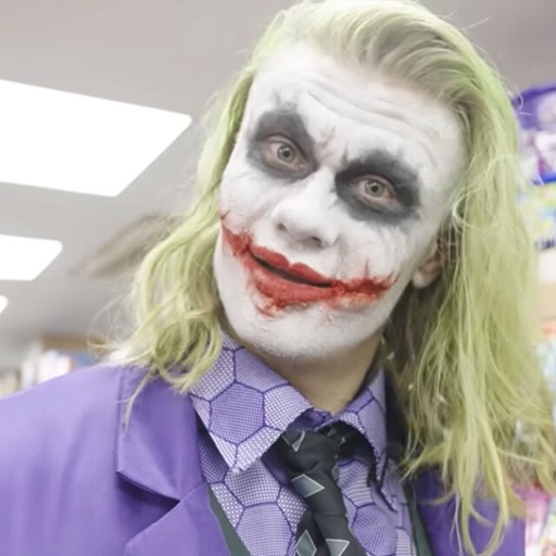 Ο Έρλινγκ Χάαλαντ ντύθηκε «Τζόκερ» και βγήκε στους δρόμους του Μάντσεστερ