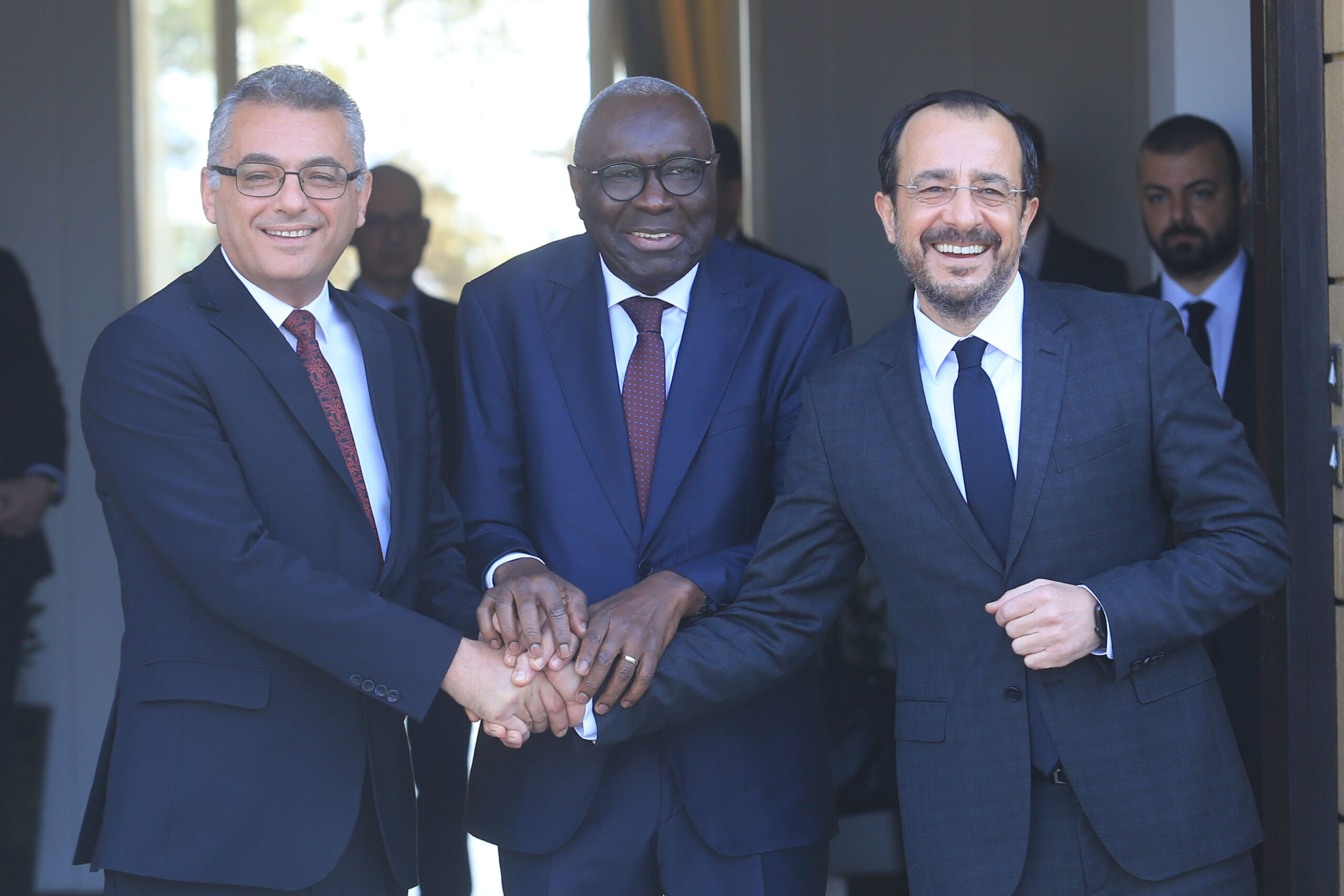 Ζυμώνοντας και ακούγοντας φερέγγυες συμβουλές