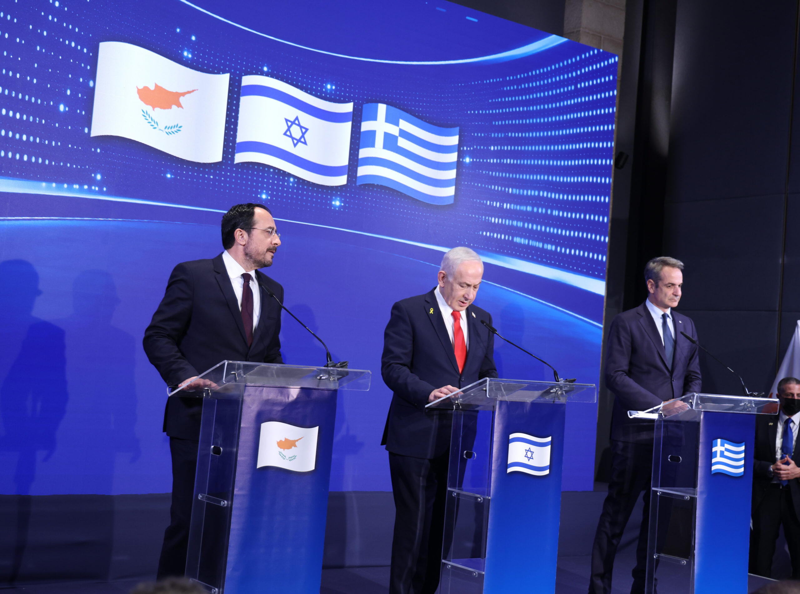 Η Τουρκία βλέπει παντού εχθρούς!