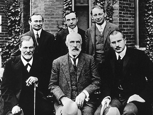 Στον καταιγισμό των αλάνθαστων βεβαιοτήτων