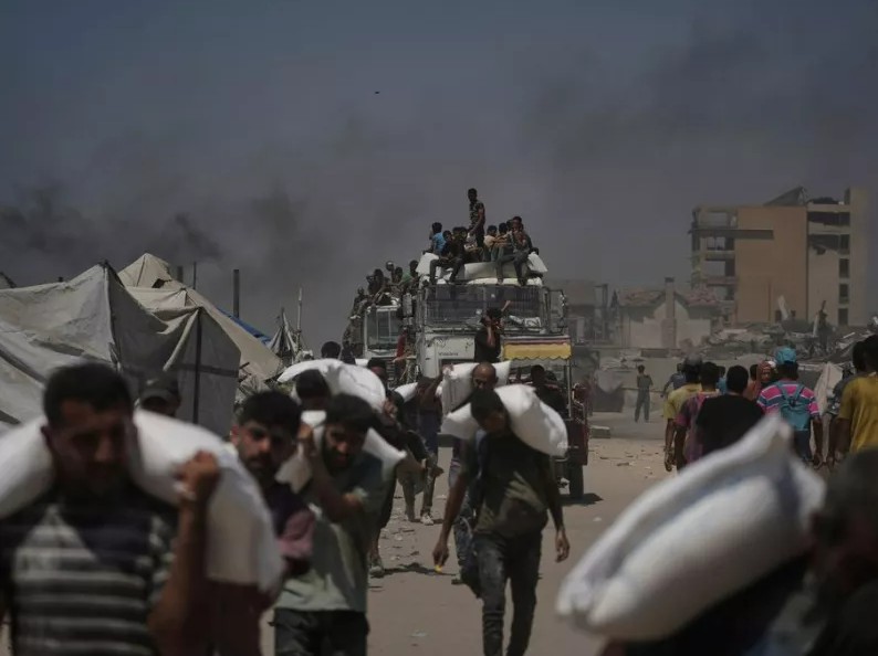 Αποκάλυψη του CNN: Μπουλντόζες ισοπέδωναν τα πτώματα Παλαιστινίων στα σημεία ανθρωπιστικής βοήθειας