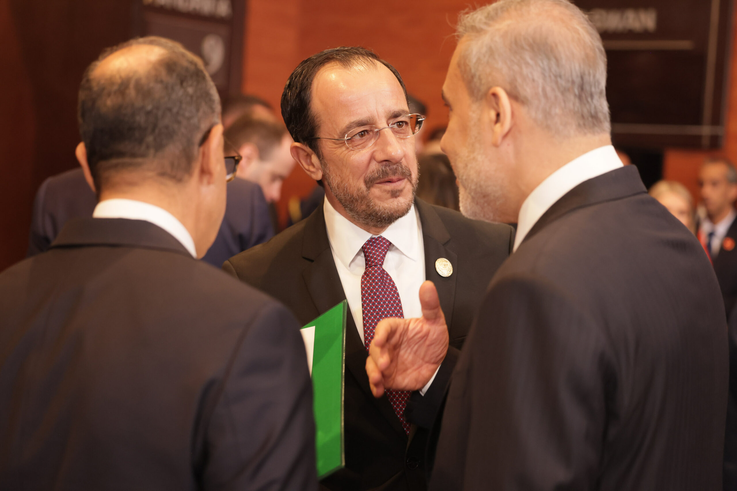 «Σε κάθε διεθνή πλατφόρμα μας μπλοκάρουν». Γιατί άραγε;