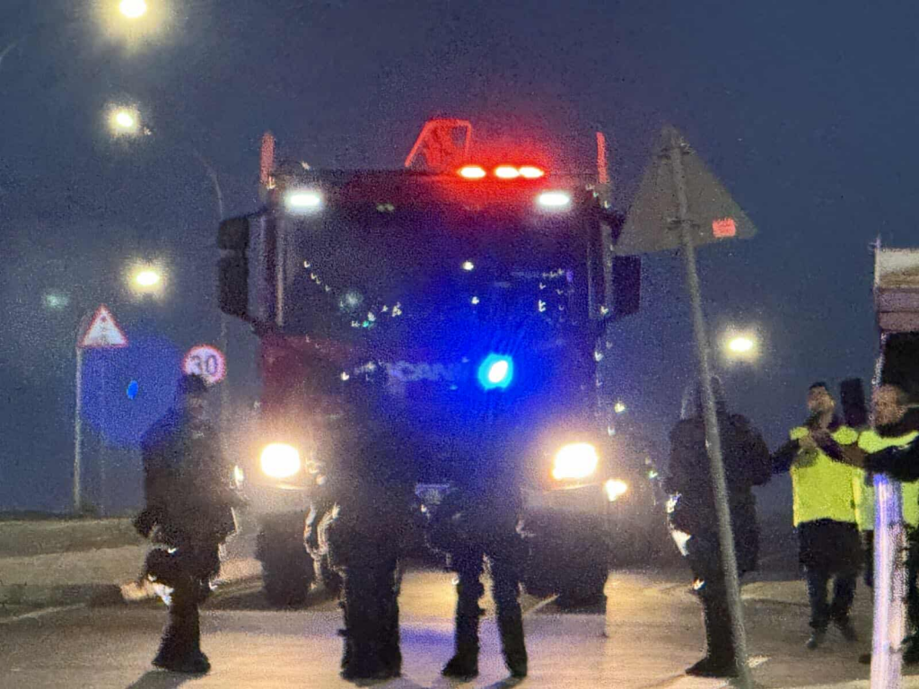 Στο κελί o οπαδός του Απόλλωνα που φέρεται να εκτόξευσε ναυτική φωτοβολίδα σε αστυνομικούς – Χωρίς κάρτα φιλάθλου λόγω προηγούμενης υπόθεσης