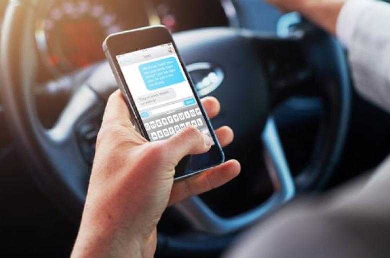 Μάστιγα τα θανατηφόρα δυστυχήματα λόγω χρήσης κινητού – 19 νεκροί σε ένα χρόνο, εξετάζονται μέτρα