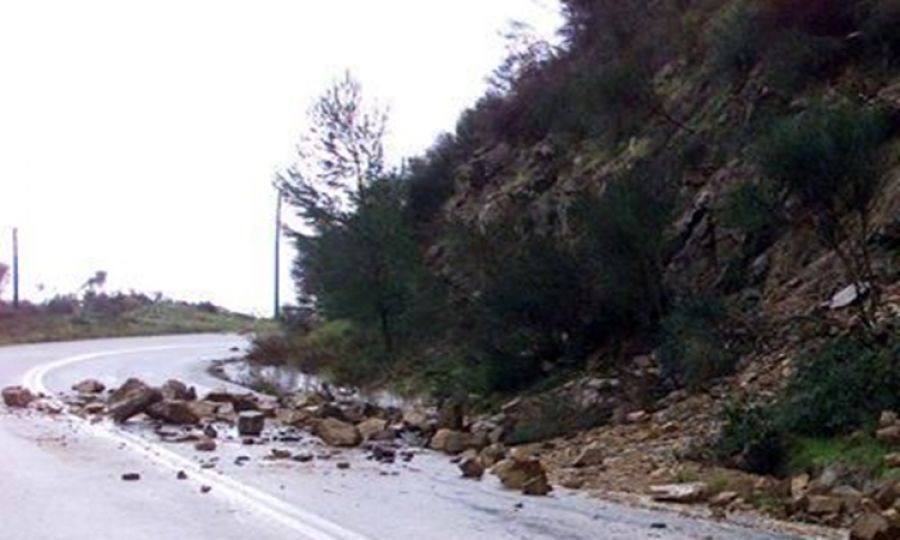 Κατολισθήσεις βράχων στους δρόμους – Για ποιες περιοχές εφιστά την προσοχή η Αστυνομία