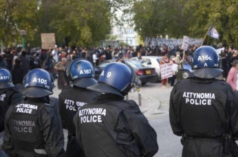 Μετά τις φωνές της Ειρήνης και το χαστούκι ΟΑΣΕ αλλάζουν το νόμο έκτρωμα για διαδηλώσεις