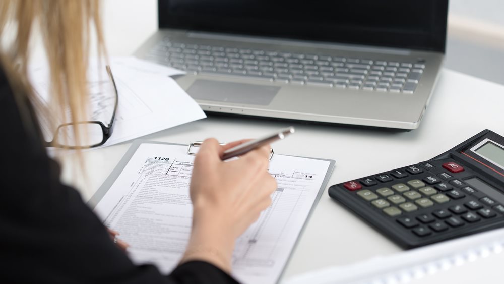 Ετοιμάζουν μειώσεις φόρων για τις επιχειρήσεις – Ποια μέτρα βρίσκονται στο τραπέζι