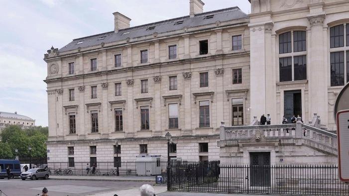 Παρίσι: Νταντά κατηγορείται για δηλητηρίαση των εργοδοτών της με απορρυπαντικό – Οι αρχές βλέπουν κίνητρα αντισημιτισμού