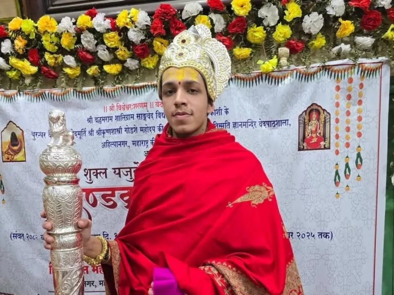 19χρονος μαθητευόμενος γκουρού έψελνε ασταμάτητα για 50 ημέρες στην Ινδία