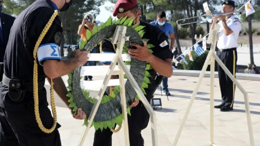 ΑΚΕΛ για μνημείο καταδρομέων: «Προσβολή προς τον κυπριακό λαό και χυδαία παραχάραξη της κυπριακής Ιστορίας» – Πυρά κατά κυβέρνησης για τη στάση της