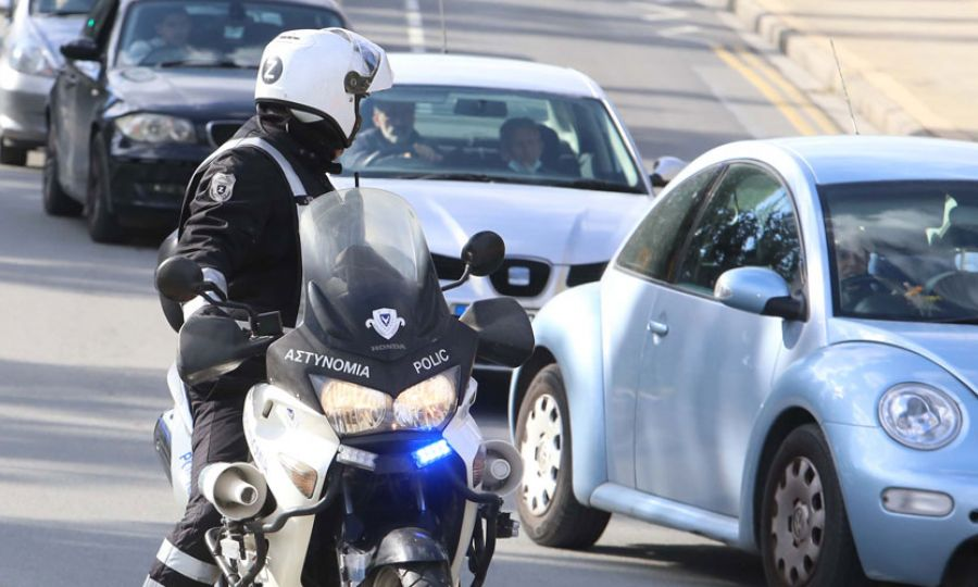 Αστυνομία: Αρχίζει εντατικούς ελέγχους στους δρόμους από αύριο για τις γιορτές – Σε ποιες παραβάσεις θα δίνεται έμφαση