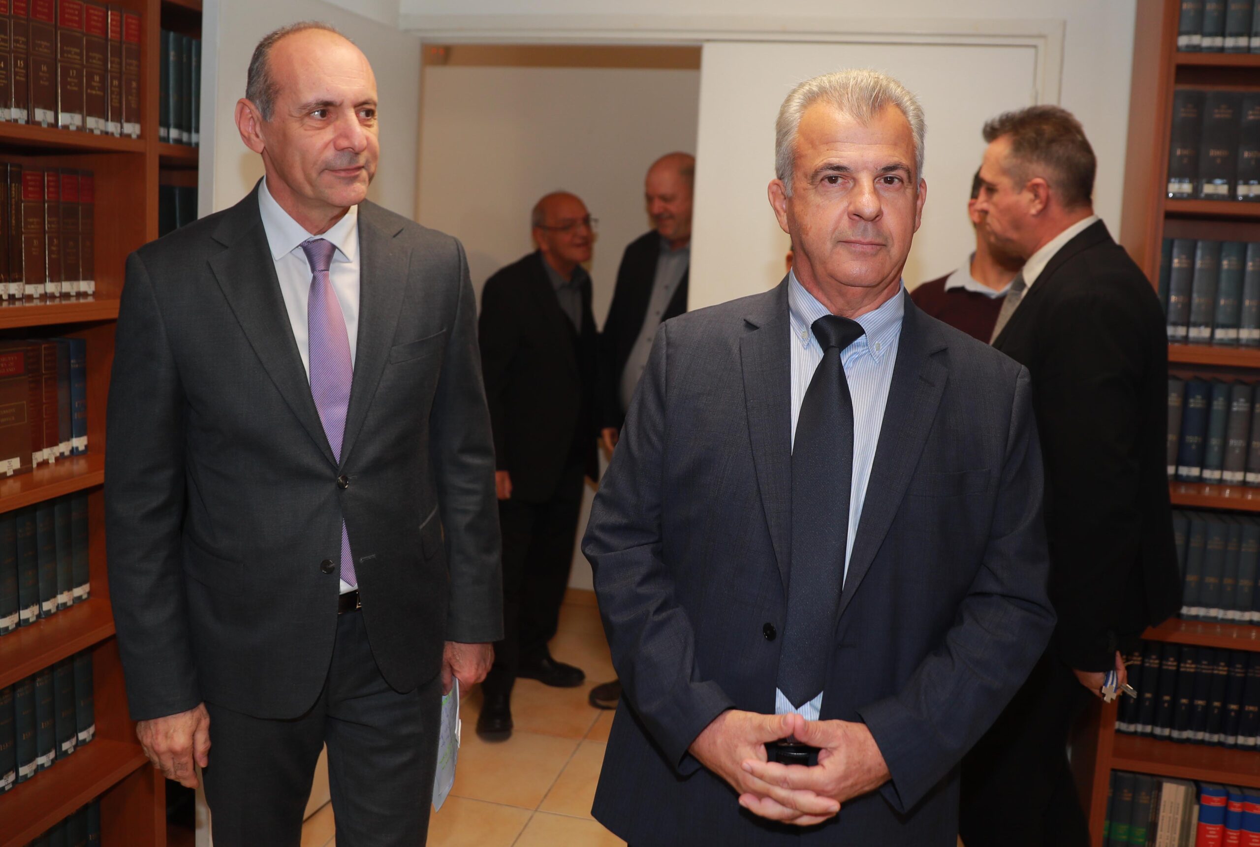 Κάτω τα χέρια από τον Φυτιρή – Το έγκλημα απειλεί όλους, άστε τον να δουλέψει!