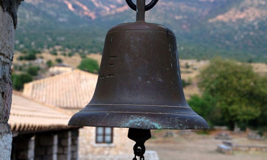 Γιατί… ανέλαβε ο ιερέας την ευθύνη για την κλοπή λειψάνων από παρεκκλήσιο στη Δευτερά – Ζήτησε δημόσια συγγνώμη