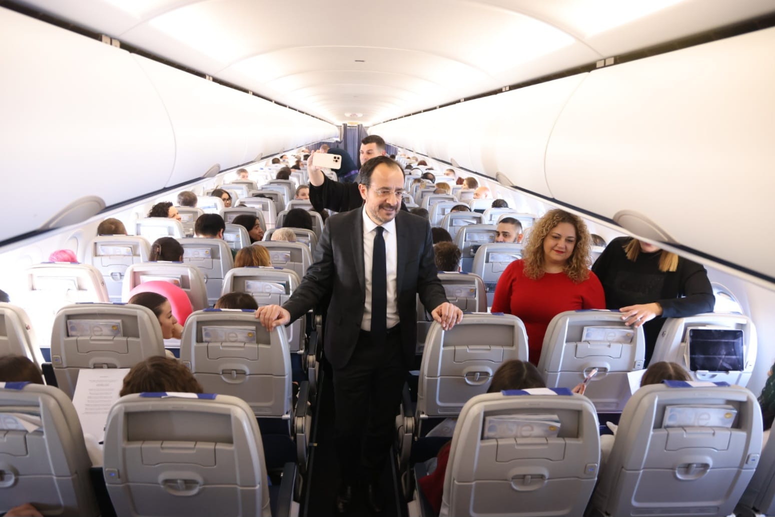 Έκπληξη εν πτήση για τον Πρόεδρο