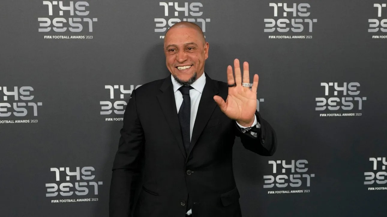 Brazilian Legend Roberto Carlos Hospitalized After Heart Attack