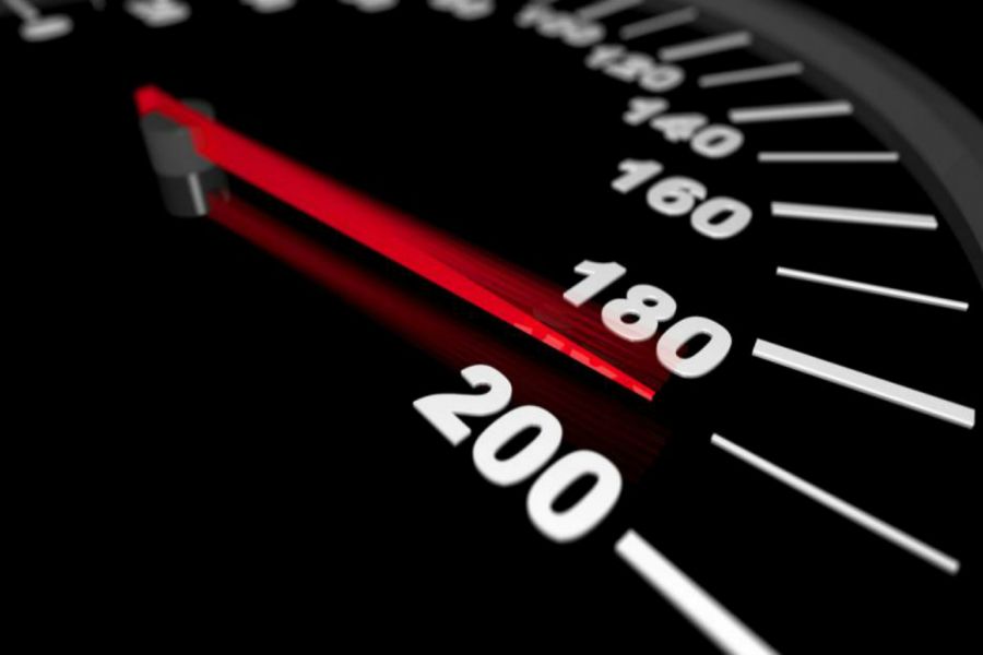 Πετούσε με 180 χιλιόμετρα στον αυτοκινητόδρομο – Χειροπέδες σε 42χρονο