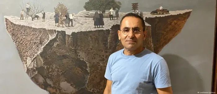 Δεν μας χωρίζουν οι απόψεις μας. Μας ενώνει η υποκρισία μας!