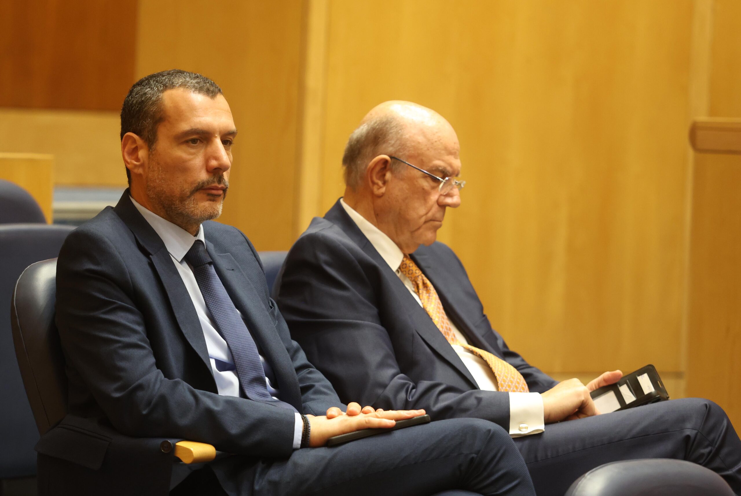 Προϋπολογισμός: Οι τροπολογίες που εγκρίθηκαν – Τα σταυρώματα και οι αποκοπές κονδυλίων