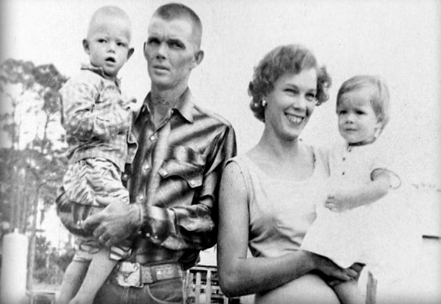 Ένας τετραπλός φόνος τον Δεκέμβρη