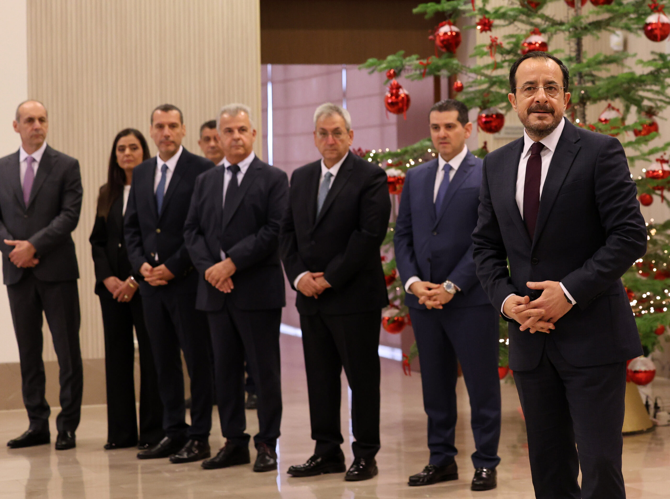 Όλοι είναι υπόλογοι στο λαό!