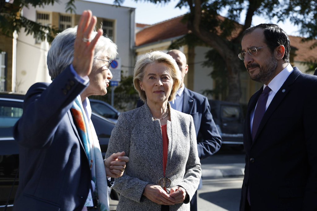 Περιηγήθηκε κατά μήκος της Πράσινης Γραμμής η Ούρσουλα – «Η Κυπριακή Προεδρία θα κατευθύνει την ευρωπαϊκή μας ατζέντα σε δύσκολους καιρούς»