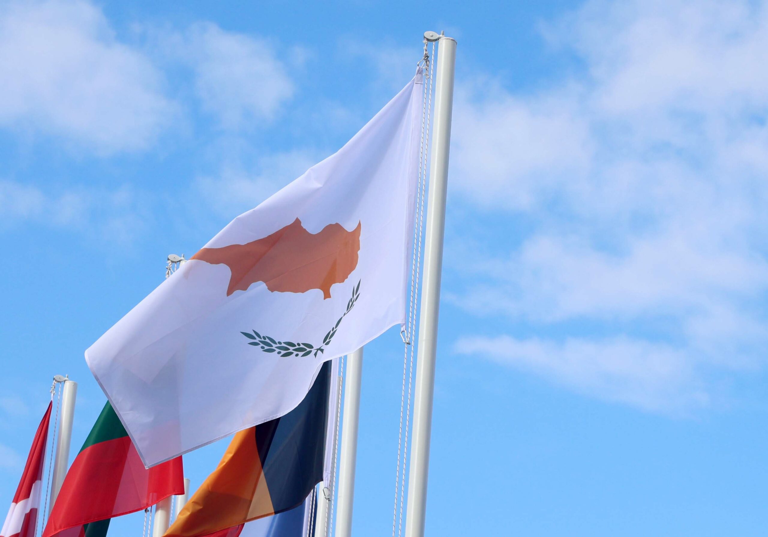 Άκου παράπονο ο «πρωθυπουργός»! Οι μεταρρυθμίσεις παραβιάζουν το Σύνταγμα, λέει!