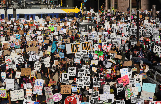 Ογκώδεις διαδηλώσεις στις ΗΠΑ – Αίτημα η αποχώρηση της ICE