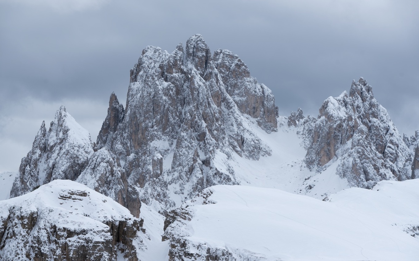 Θανατηφόρες χιονοστιβάδες στις ιταλικές Άλπεις: Δύο νεκροί και τραυματίες, δύσκολες οι διασώσεις