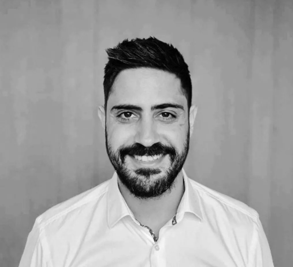 Από τον δημόσιο διάλογο στον αλγόριθμο