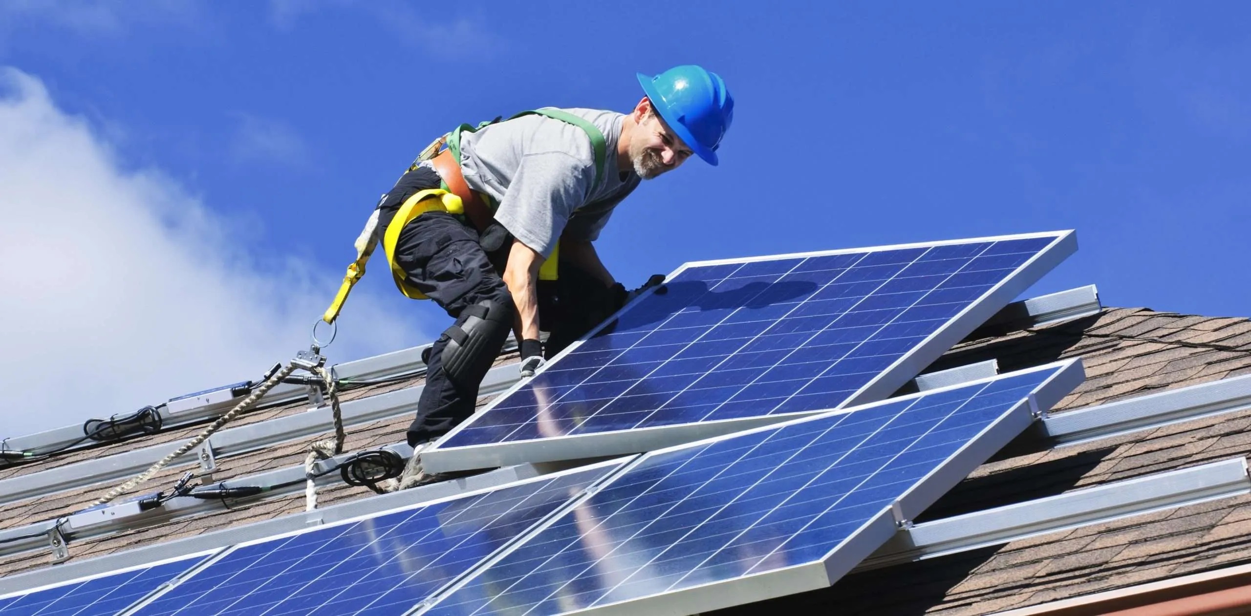 Μελέτη Δρακούδη για Ενεργειακή Δημοκρατία: Ηλεκτρική αυτονομία με ΑΠΕ και μειωμένο κόστος ηλεκτρισμού για όλους