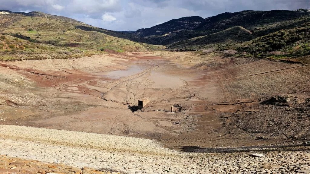 Δυναμώνουν οι φωνές στην Πάφο για νέα φράγματα μετά τις μηδενικές εισροές
