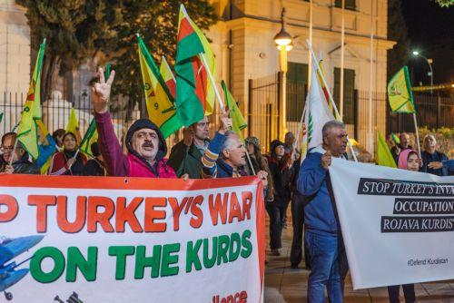 Kurds Protest in Limassol, Calling for EU Intervention in Rojava