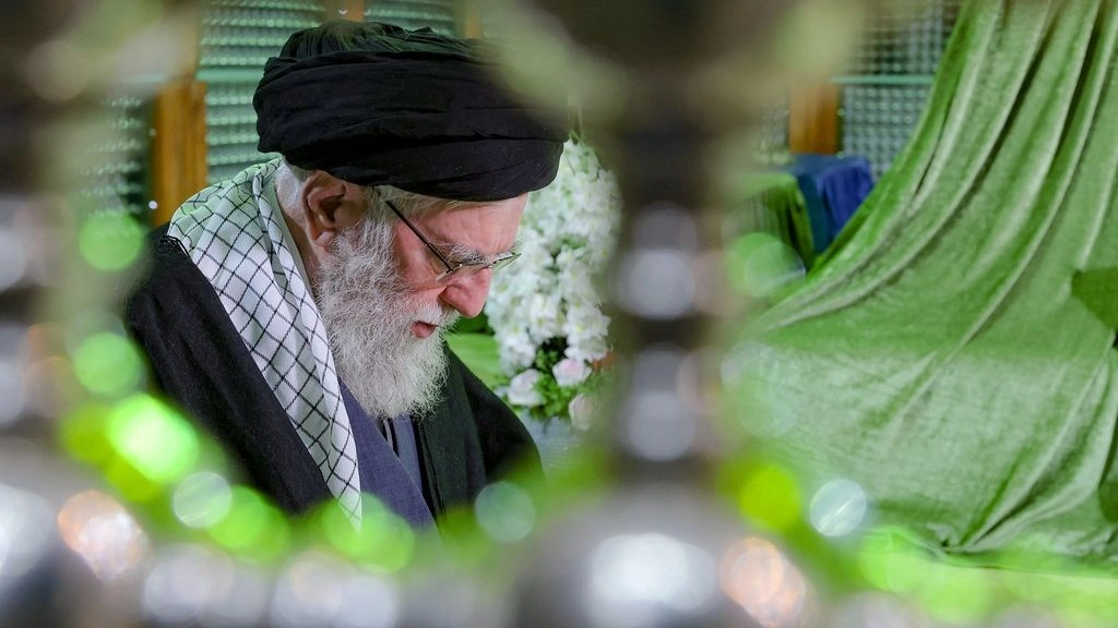 Ιράν: Δημόσια εμφάνιση Χαμενεΐ μετά τις φήμες ότι κρύβεται σε υπόγειο καταφύγιο στην Τεχεράνη